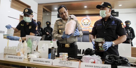 Polri rilis bahan bom rakitan teroris Majalengka