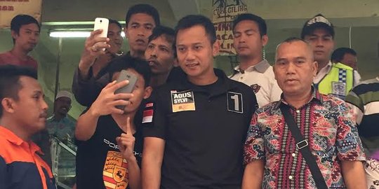 Saat kampanye, Agus Yudhoyono dapat kejutan gurunya saat SMA