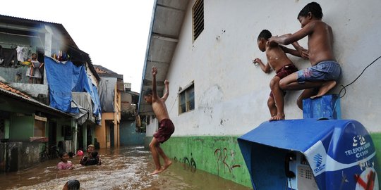 Korban banjir Bojonegoro banyak terserang kutu air