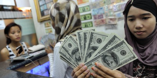 Awal pekan, Rupiah menguat tipis ke level Rp 13.450 per USD