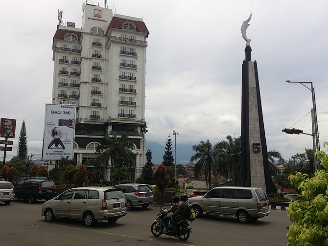 Tugu Kujang simbol Kota Bogor tak lagi berwibawa | merdeka.com