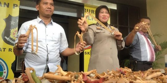 Diduga buat aksi 2-12 di Jakarta, 1000 ketapel disita di Surabaya