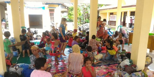 Tanggul Sungai Cilopadang jebol, ratusan warga diungsikan