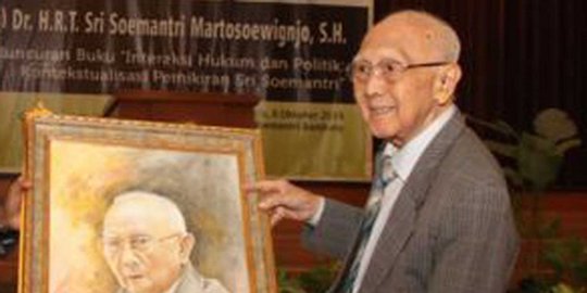 Begawan Hukum Tata Negara Profesor Sri Soemantri meninggal dunia