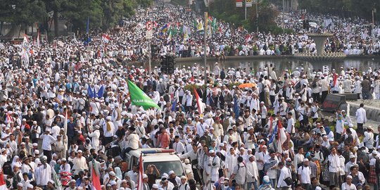 Jelang demo 2-12, warga Bogor longmarch menuju Jakarta