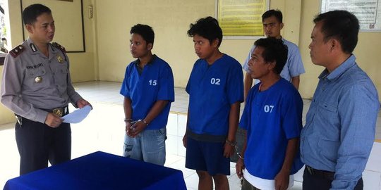Gara-gara rumah difoto, ayah dan 2 anaknya keroyok karyawan PT KAI