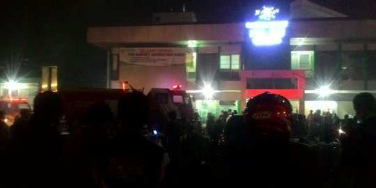 RSI Wonokromo Surabaya terbakar, pasien hingga dokter panik