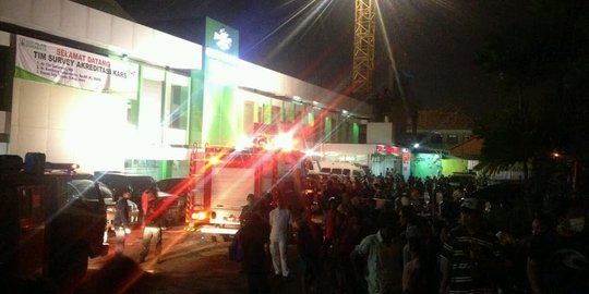 Damkar Surabaya berhasil padamkan api di RSI Wonokromo