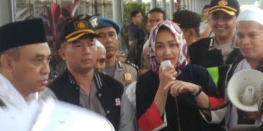 Wali Kota Tangsel lepas pendemo 2-12 di Stasiun Rawa Buntu