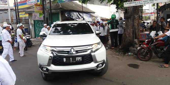 Naik Pajero Sport, Habib Rizieq berangkat menuju Monas