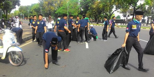 Ustaz Mansyur kerahkan 100 santri  jadi tim jaga kebersihan 