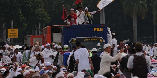 Ketua DPRD DKI ikut doa bersama peserta aksi 212 di Monas