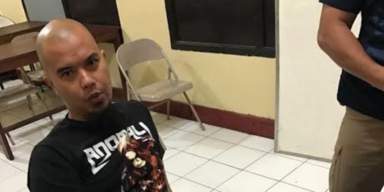 Sensasi Ahmad Dhani berujung urusan dengan polisi