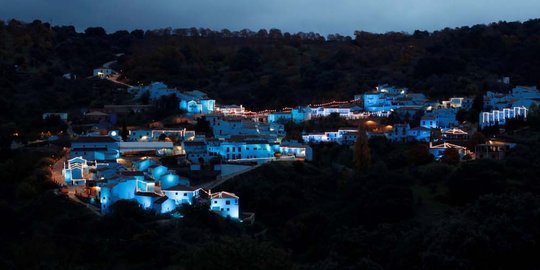 Melihat lebih dekat keunikan desa Smurf di Spanyol