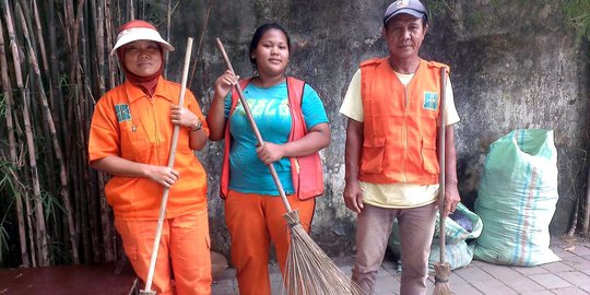 Upah petugas kebersihan di Bekasi belum layak