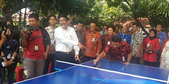 Djarot ingatkan pasangan pengantin cukup punya anak dua