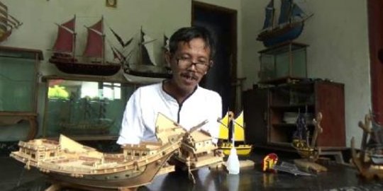 Kerajinan miniatur perahu karya warga Purwakarta mulai dilirik dunia