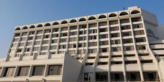 Belasan orang tewas dalam kebakaran hotel berbintang di Pakistan