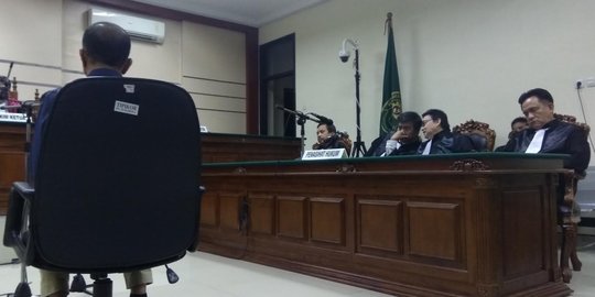 Yusril Ihza Mahendra merem di sidang dakwaan Dahlan Iskan