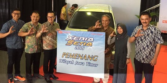 Daihatsu serahkan Xenia Setia kepada pengguna di Surabaya