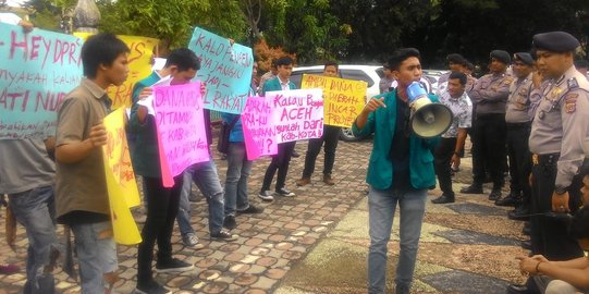Demo pengelolaan dana Otsus, mahasiswa adu mulut dengan anggota DPRA