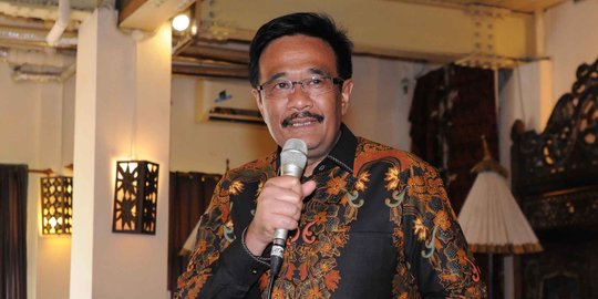 Djarot soal bus dari China: Kalau masih bagus mengapa tidak