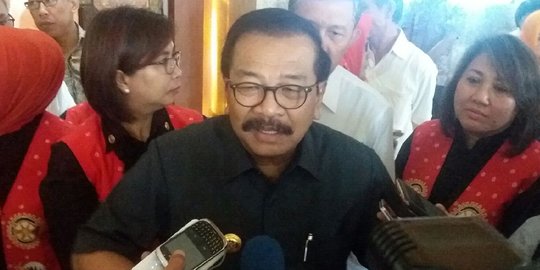 Banyak pejabat dicokok KPK, Soekarwo minta sistem IT diterapkan