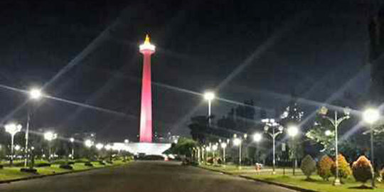 Dipasangi 271 LED baru, Monas terlihat lebih cantik di malam hari