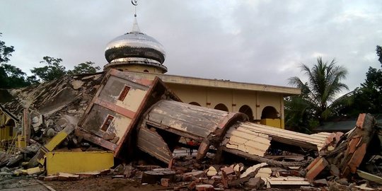 Ahok ajak berdoa bersama untuk warga Aceh korban gempa