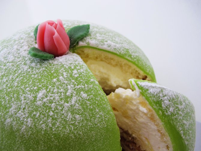 swedish princess cake