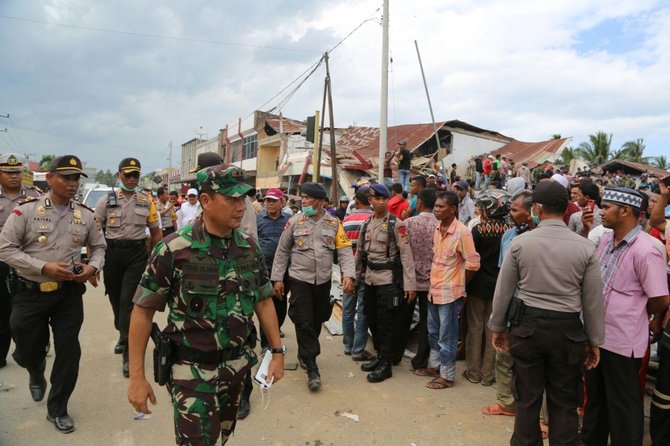 pangdam im tinjau bencana gempa di pidie