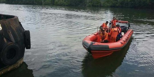 Kapal pencari ikan karam dihantam gelombang, 1 nelayan hilang