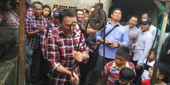 Ahok ingin tampung PKL di beberapa trotoar dan tanah sengketa