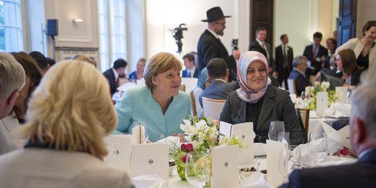 Kanselir Angela Merkel larang burka di Jerman