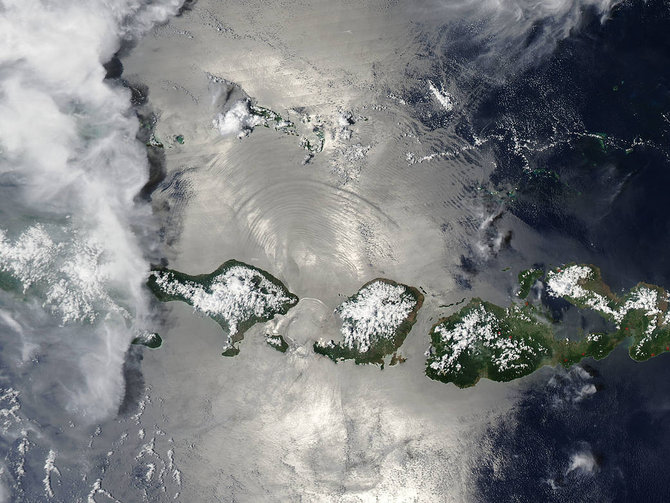 perairan di atas bali hasil foto satelit nasa