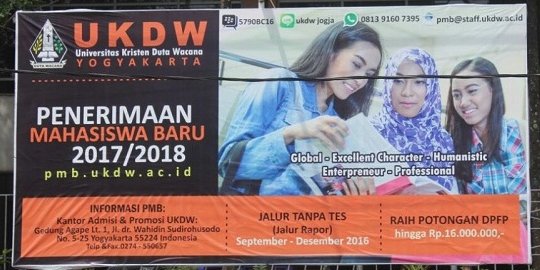 Pasang baliho bergambar mahasiswa berjilbab, UKDW disantroni FUI