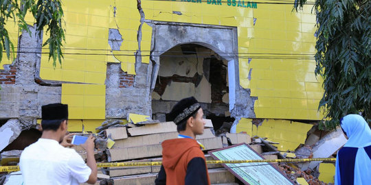 12 Santri lompat dari asrama & masjid saat gempa 6,5 SR guncang Aceh