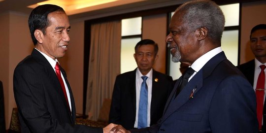 Jokowi bertemu dengan Mantan Sekjen PBB Kofi Annan di Bali