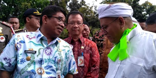 Kunjungi Pulau Seribu, Sumarsono ditagih warga kapal jenazah