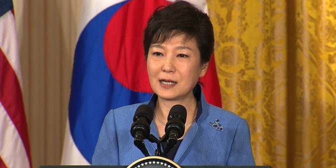 Tersangkut kasus bocornya dokumen negara, Presiden Korsel dipecat