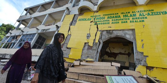 Paus Fransiskus ajak umat Katolik mendoakan korban gempa Aceh