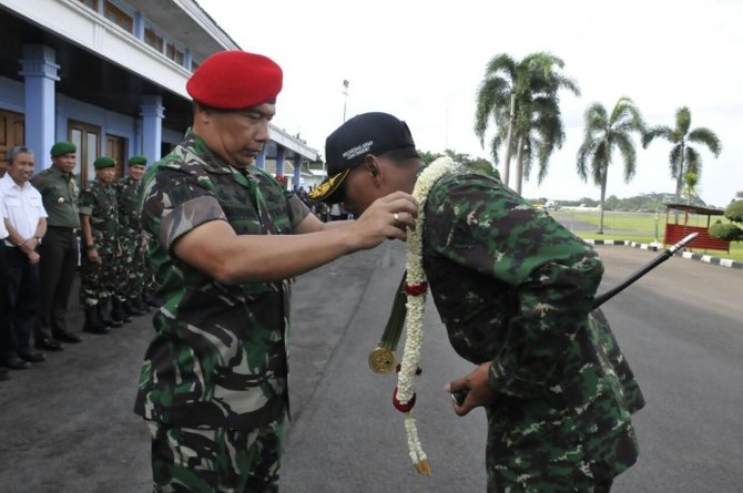 tni juara tembak se asean tiba di halim