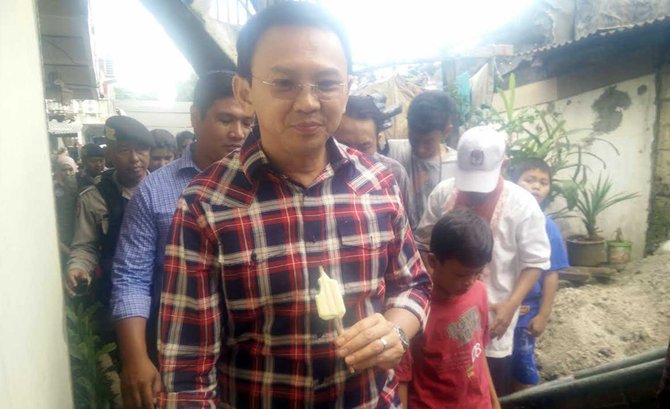 ahok makan es goyang