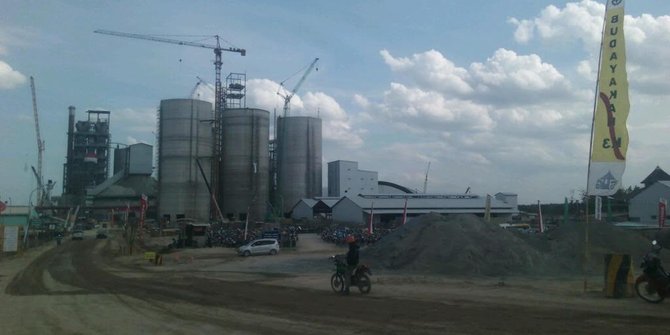 Ganjar keluarkan izin baru, BLH Jateng klaim pabrik semen legal