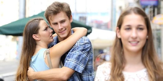 sudah punya istri cantik, mengapa suami doyan lirik wanita lain?