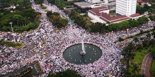 Pengasuh pondok pesantren: Ahok tidak menista agama, ini isu politik