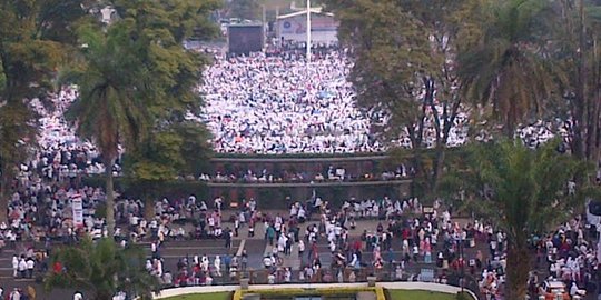 Begini penampakan aksi 1212 di Bandung saat dengar tausiyah Aa Gym