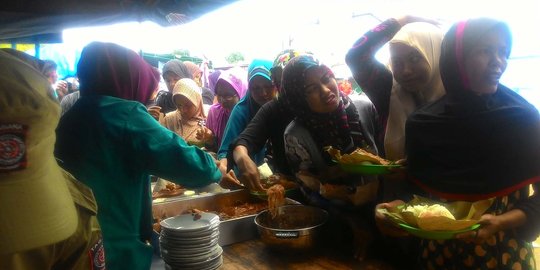 Kesederhanaan warga Pidie Jaya rayakan Maulid Nabi di pengungsian