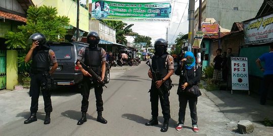 Temuan Densus tangkap 7 terduga teroris, rice cooker sampai peluru