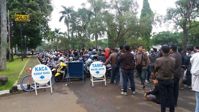 antrean tiket final piala aff di bogor